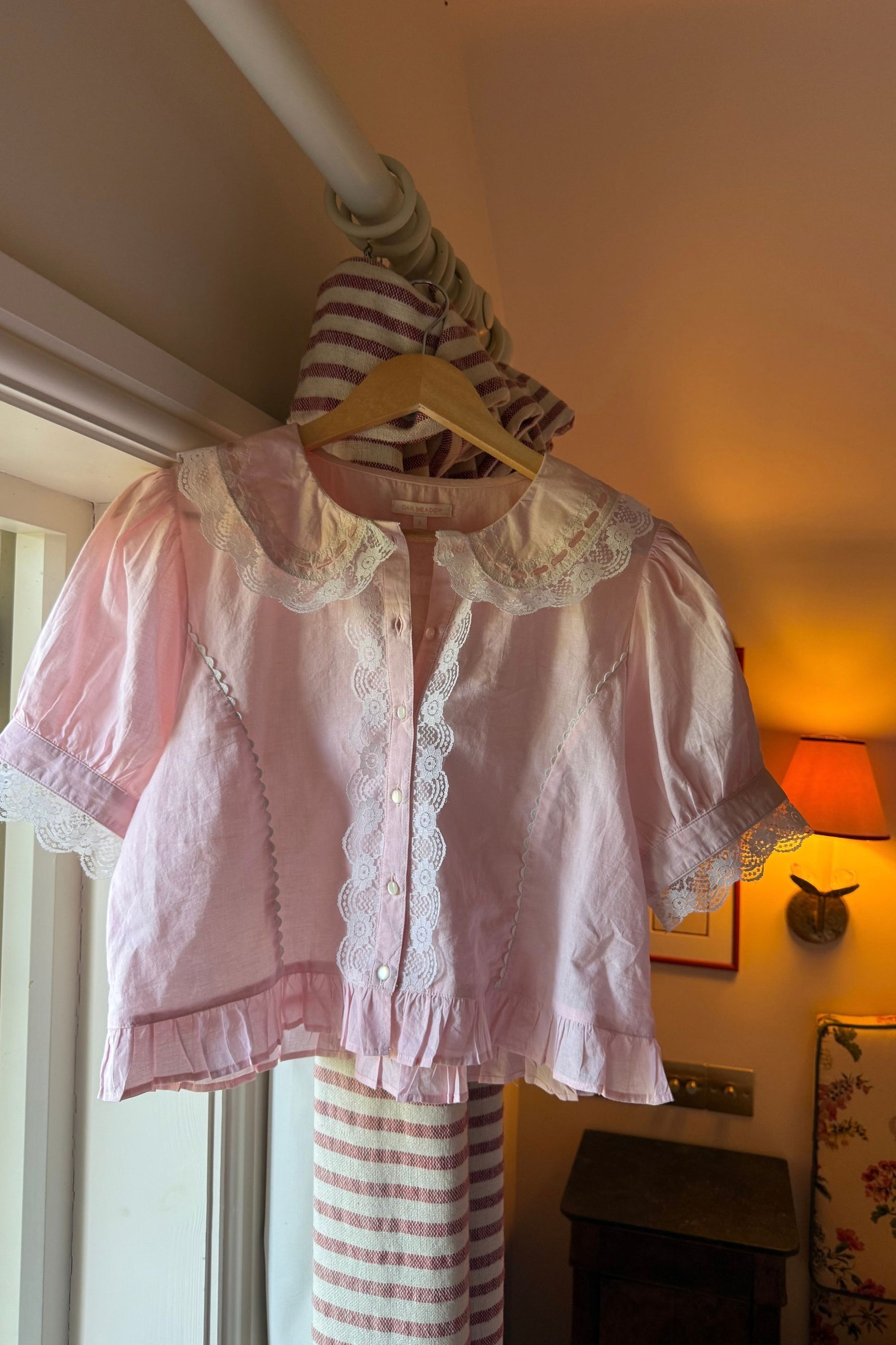 Cedar Cottage Blouse In Apple Pink