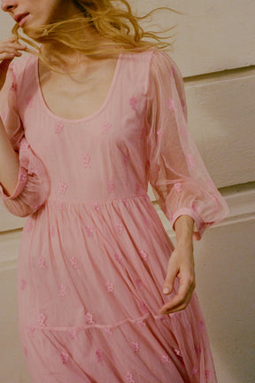 Fleur de Pêche Gown In Lace