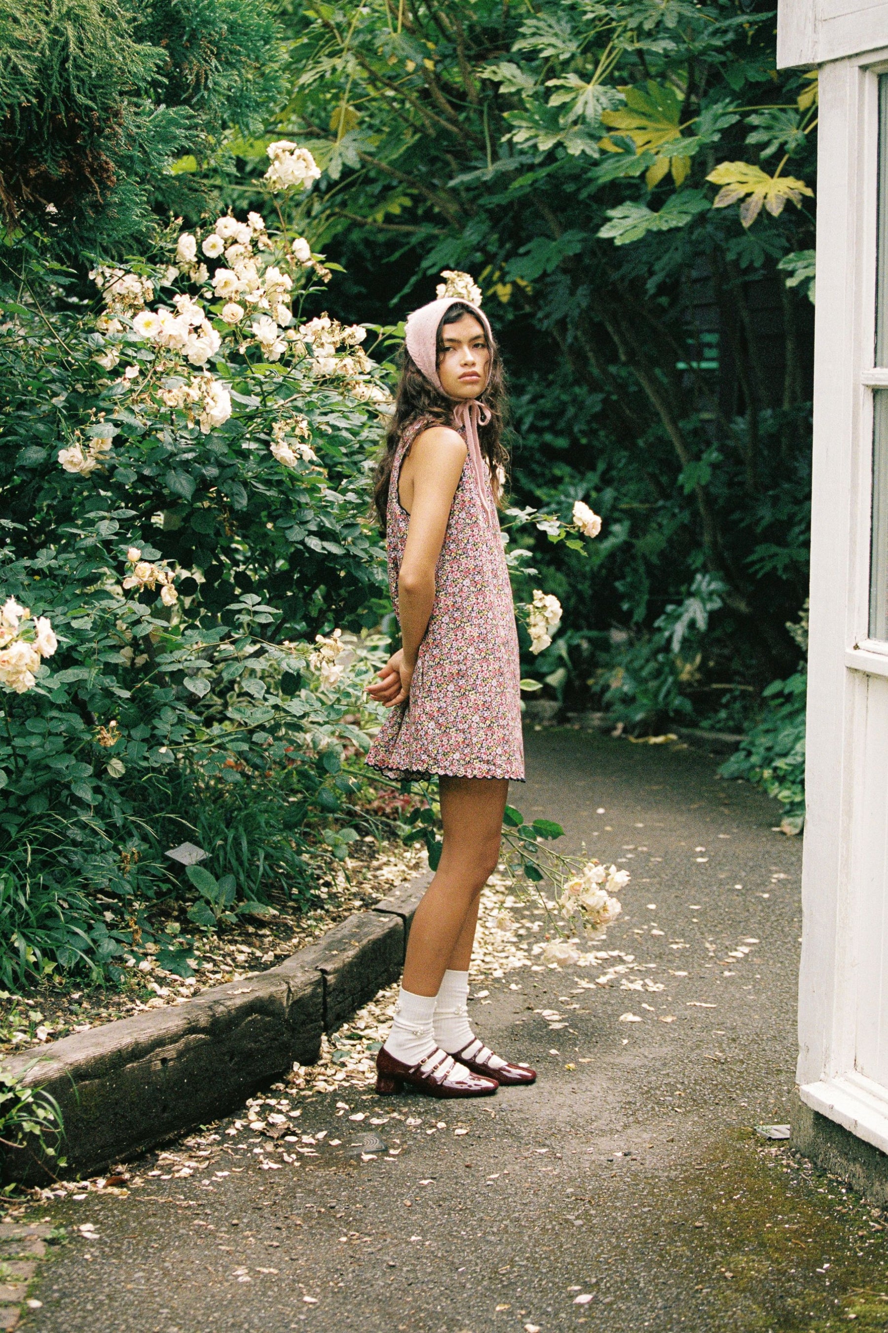 Romi Shift Dress in Midnight Garden