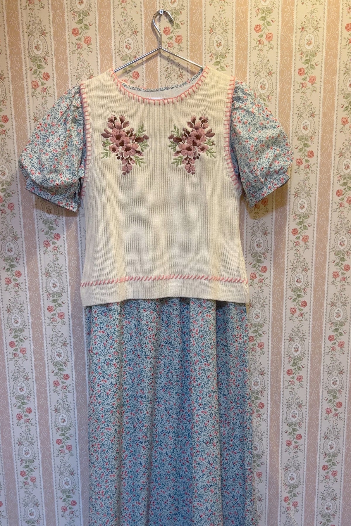 Clara Vest in Oat